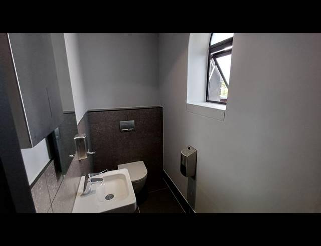 BUSINESS PROPERTY TO RENT IN ROOIHUISKRAAL